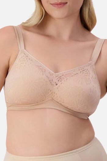 Triumph Lacy Minimiser Wirefree Bra, New Beige, Front View